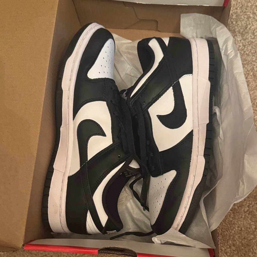 Black and White Low-Top Sneakers - Women
